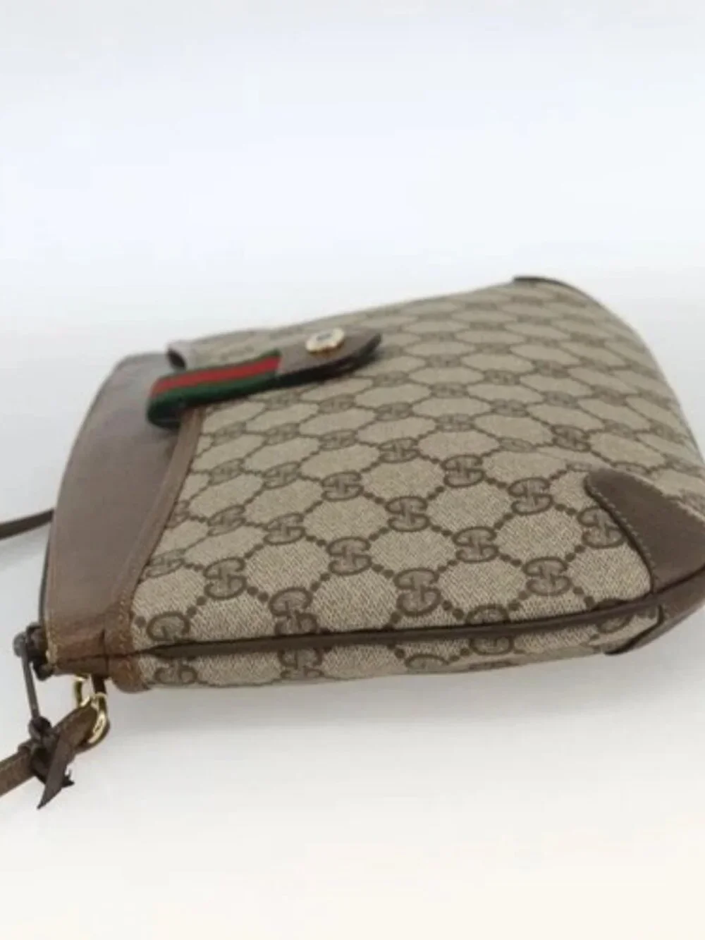 Gucci brand	gucci color	beige